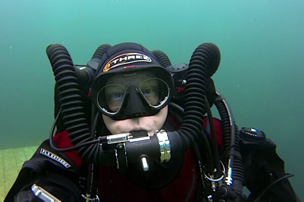 Rick Kruzel diving with a Prism 2 Rebreather